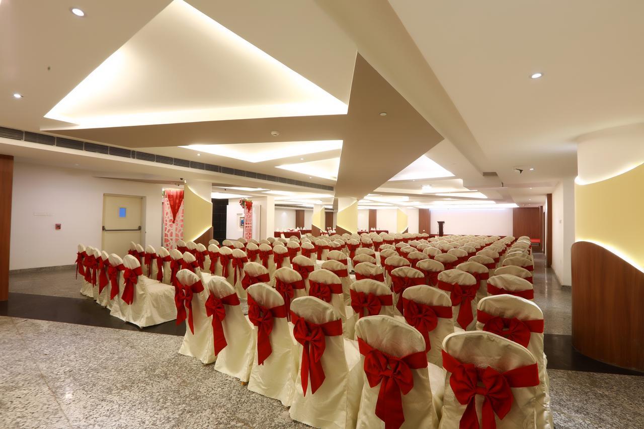 Hotel Patliputra Continental Patna  Buitenkant foto
