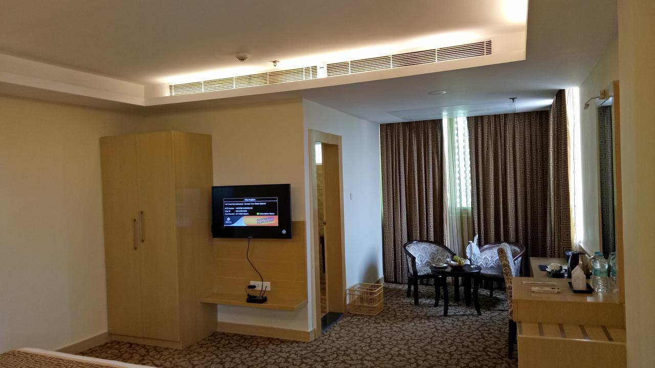 Hotel Patliputra Continental Patna  Buitenkant foto