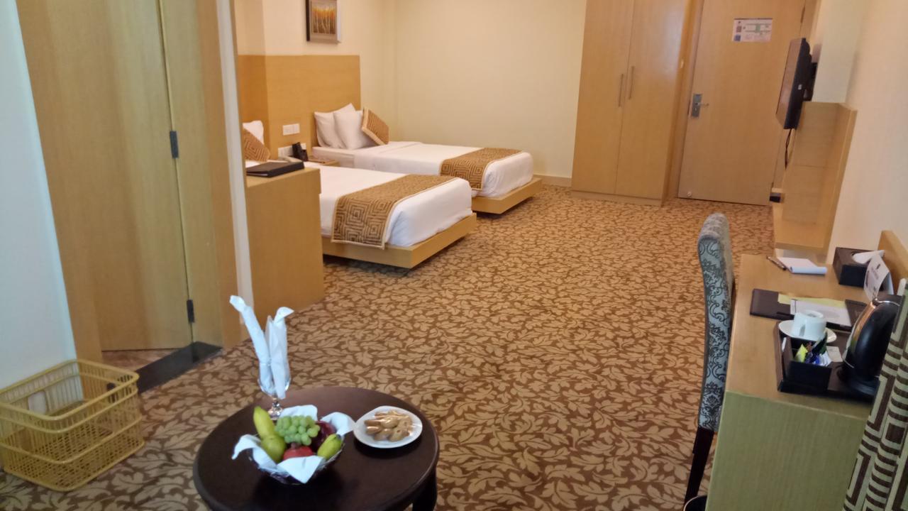 Hotel Patliputra Continental Patna  Buitenkant foto