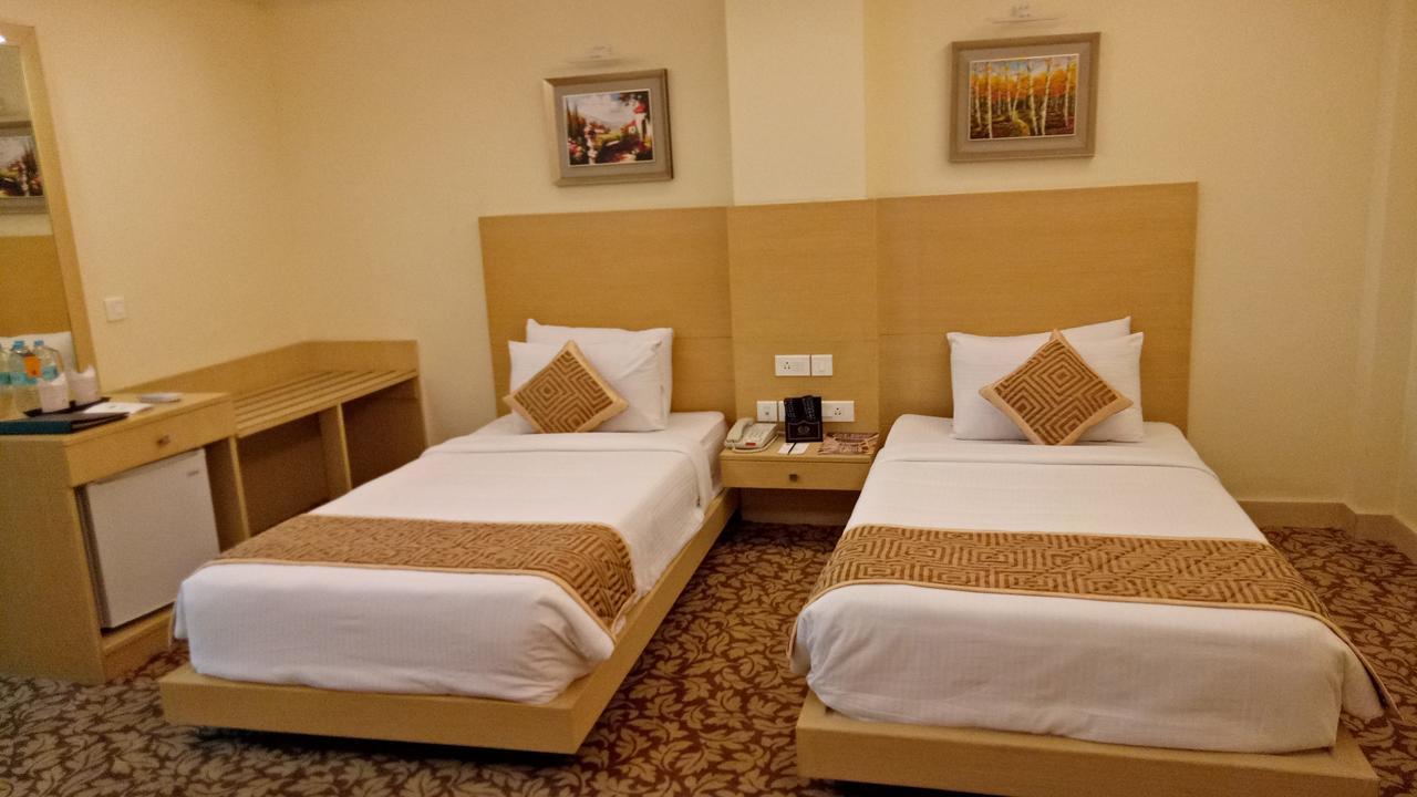 Hotel Patliputra Continental Patna  Buitenkant foto