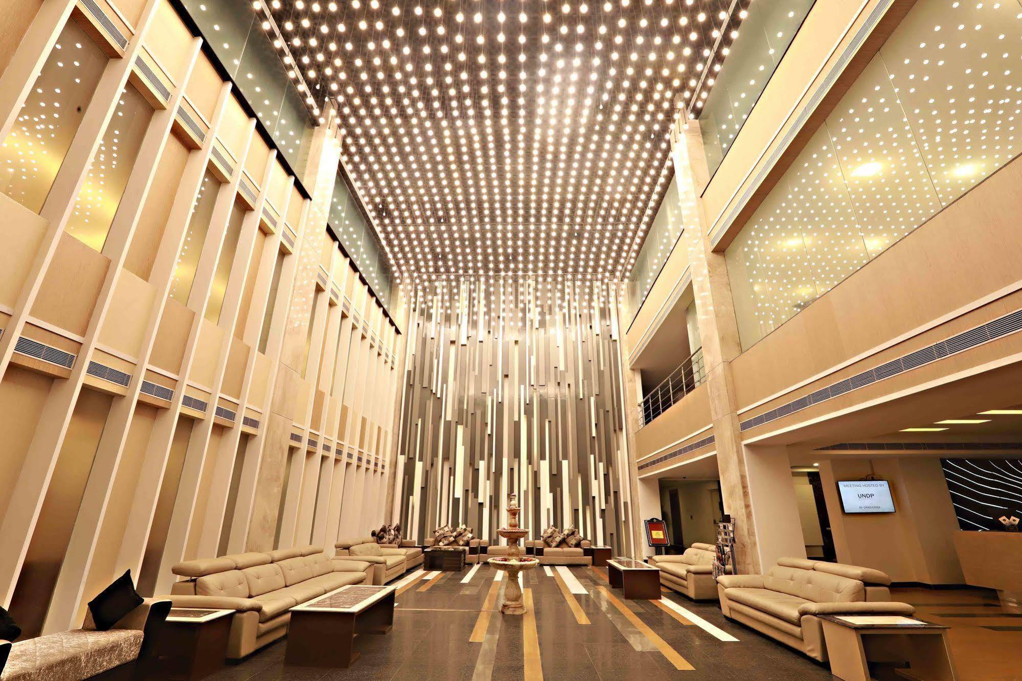 Hotel Patliputra Continental Patna  Buitenkant foto