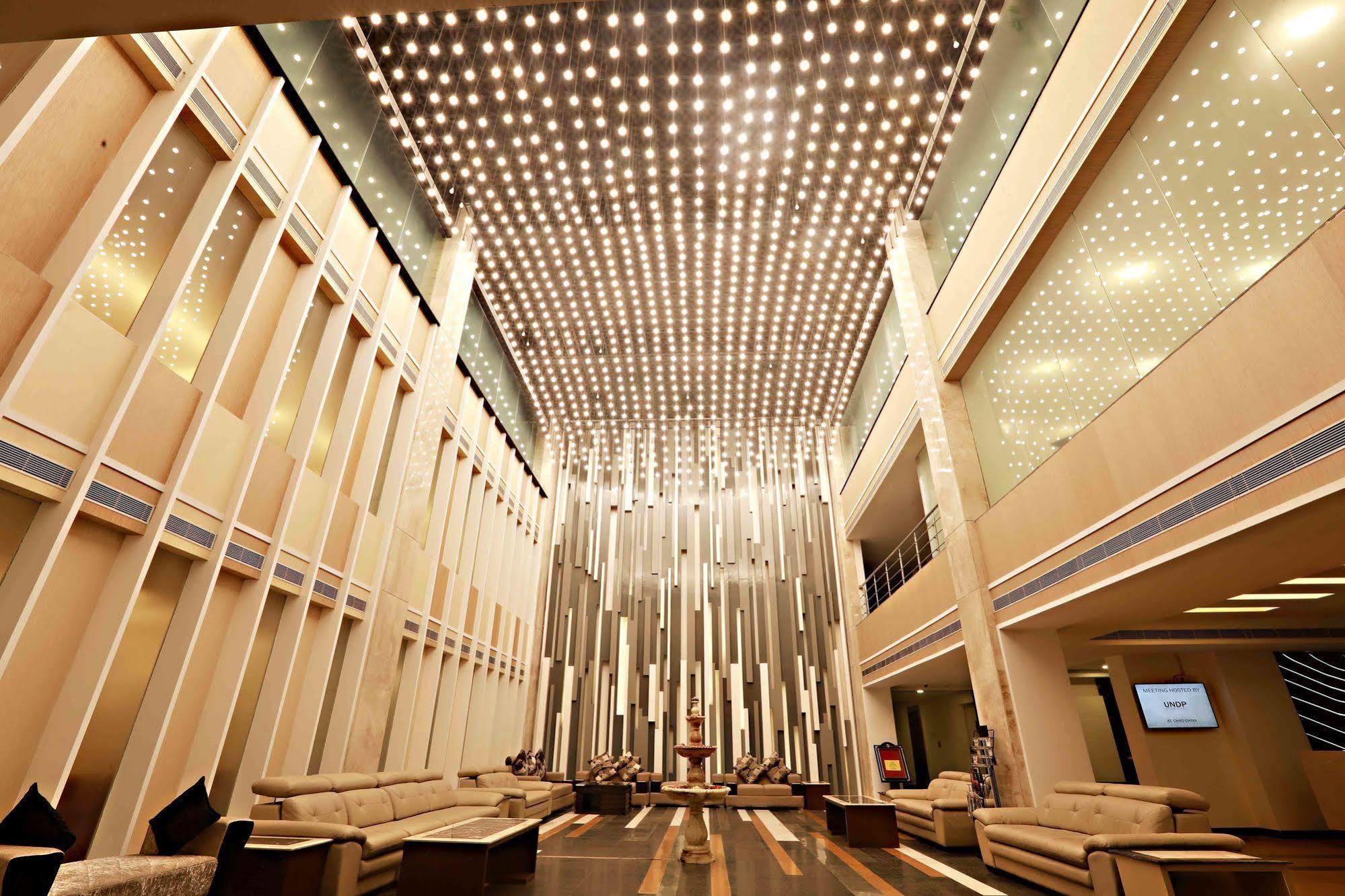 Hotel Patliputra Continental Patna  Buitenkant foto